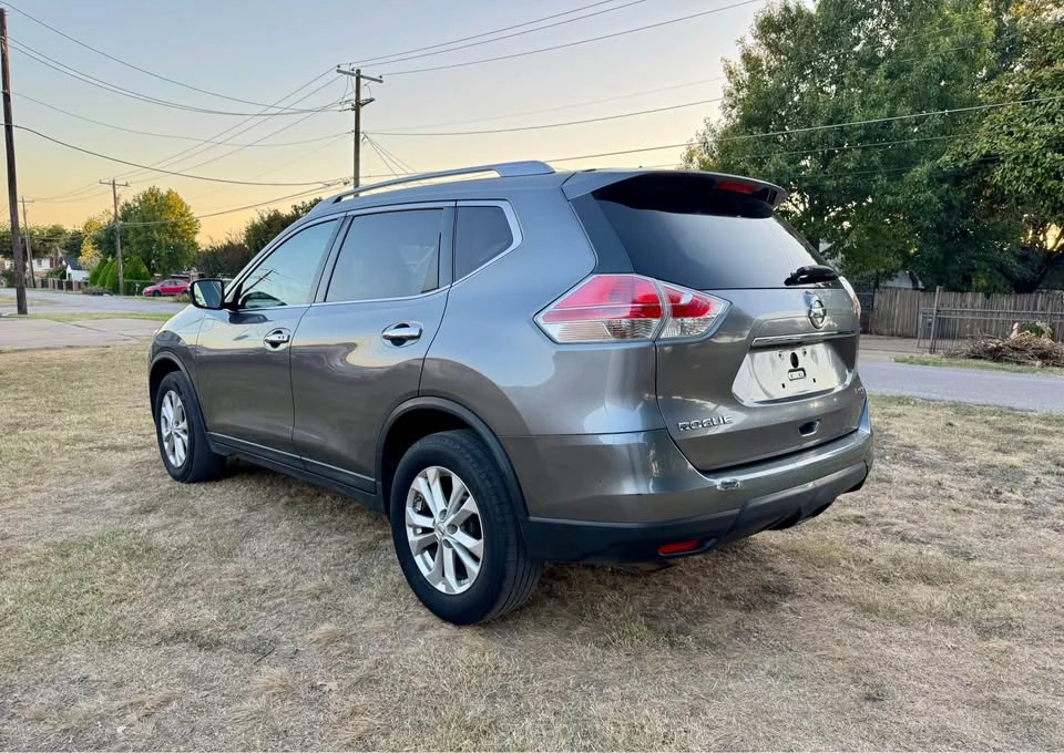 2016 Nissan Rogue - Image 8 of 13