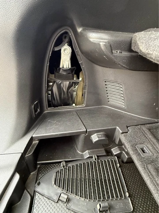 2016 Nissan Rogue - Image 10 of 20