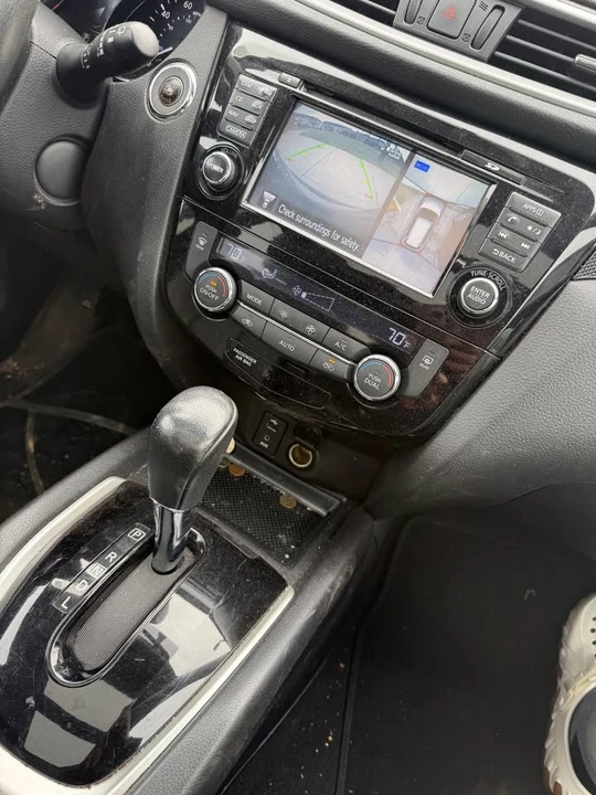 2016 Nissan Rogue - Image 16 of 20