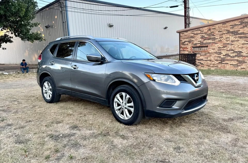 2016 Nissan Rogue - Image 4 of 13
