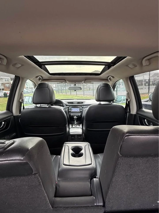 2016 Nissan Rogue - Image 9 of 20