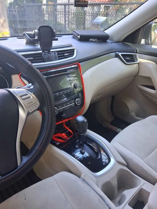 2016 Nissan Rogue - Image 12 of 17
