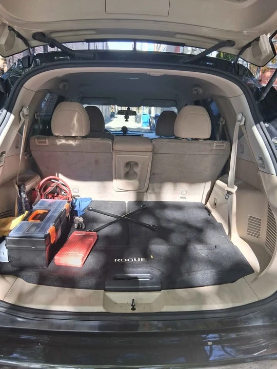 2016 Nissan Rogue - Image 14 of 17