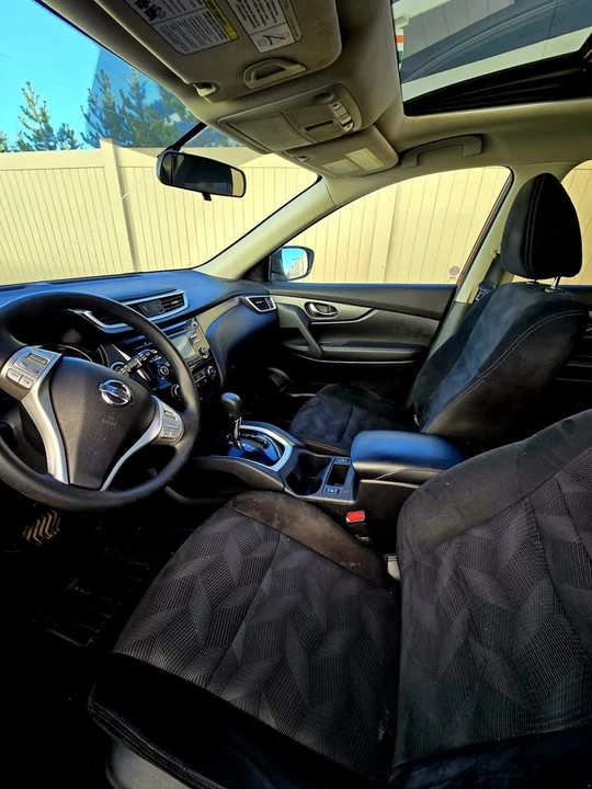 2016 Nissan Rogue - Image 10 of 11