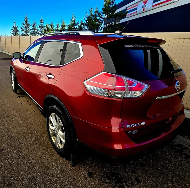 2016 Nissan Rogue - Image 2 of 13