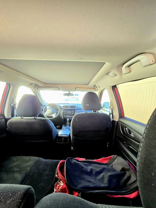 2016 Nissan Rogue - Image 10 of 13
