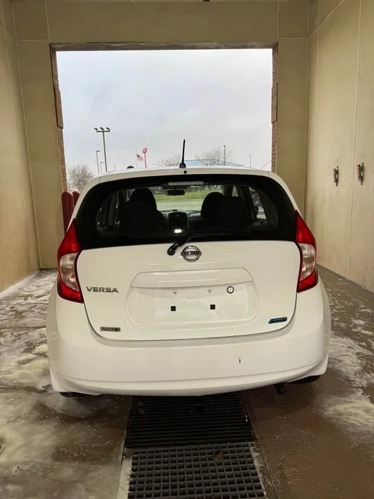 2016 Nissan Sentra 8th Gen - Image 5 of 9