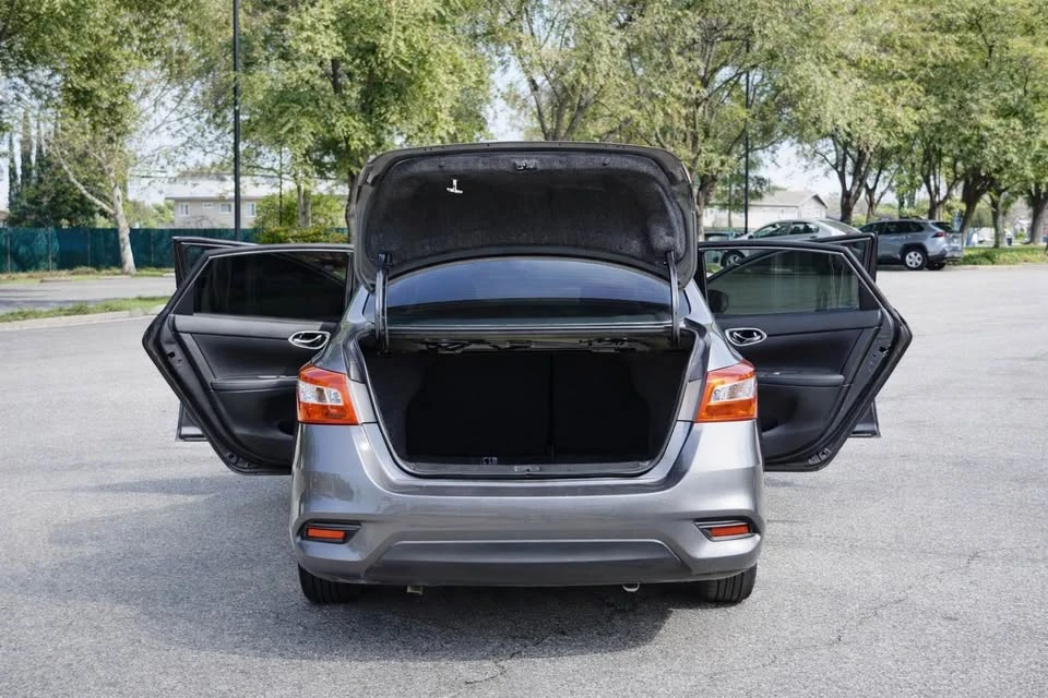 2016 Nissan Sentra 7th Gen - Image 9 of 16