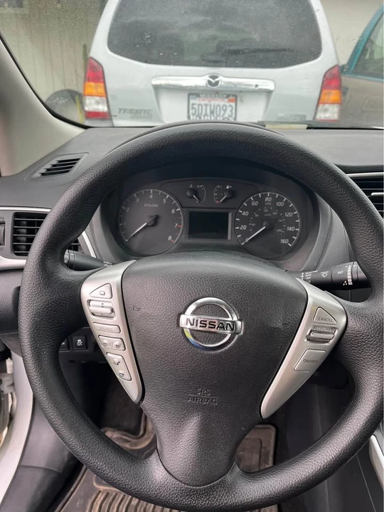 2016 Nissan Sentra 7th Gen - Image 5 of 11