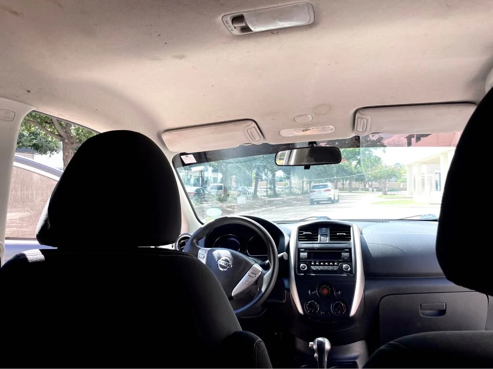 2016 Nissan Versa - Image 9 of 14