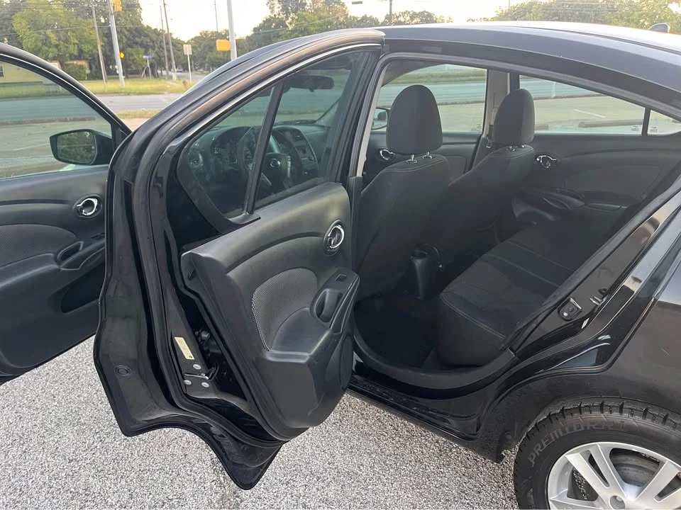 2016 Nissan Versa - Image 9 of 16