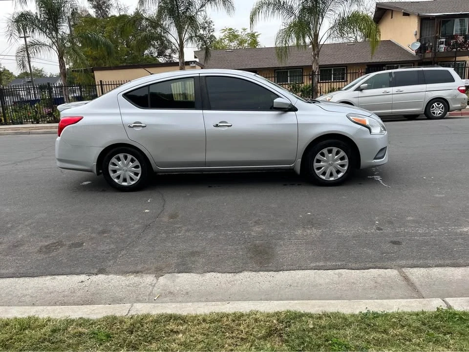 2016 Nissan Versa - Image 4 of 9