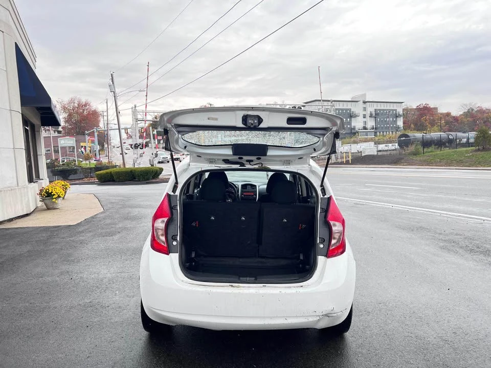 2016 Nissan Versa - Image 7 of 11