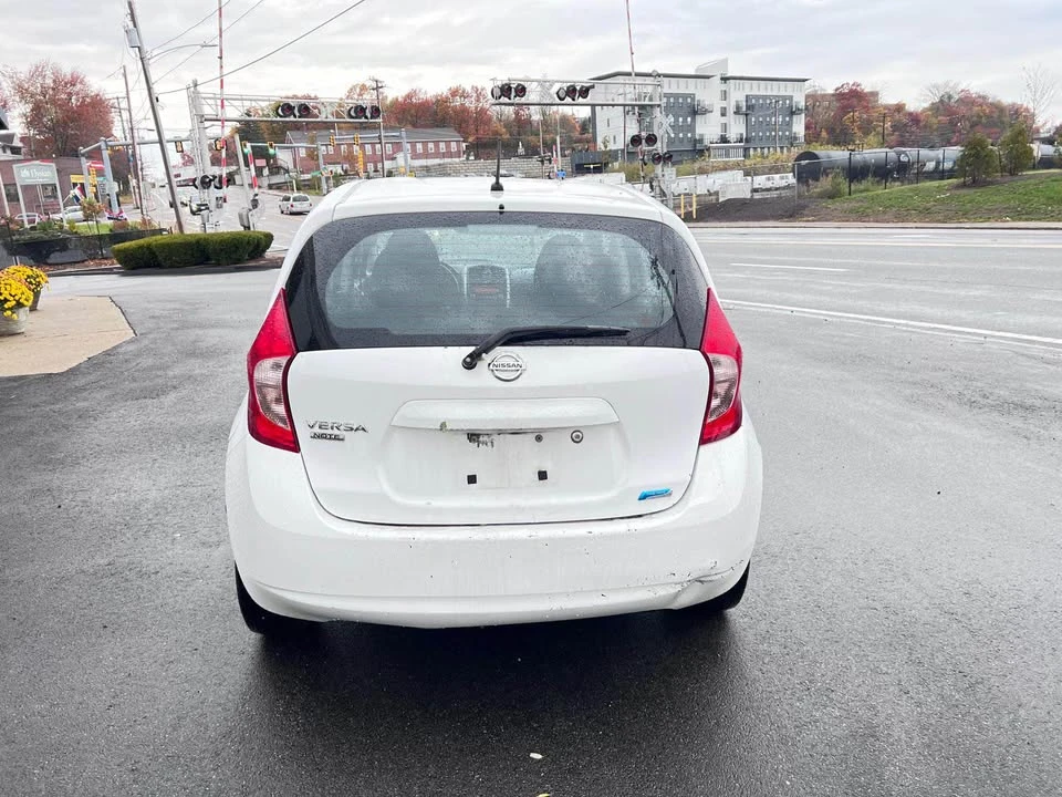 2016 Nissan Versa - Image 4 of 11