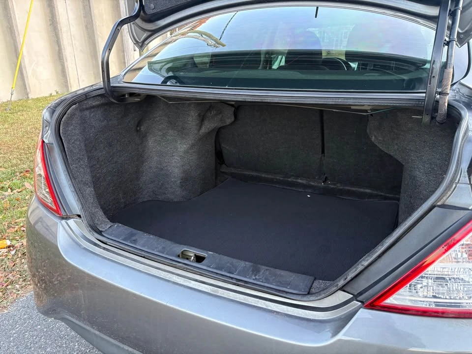2016 Nissan Versa - Image 8 of 9