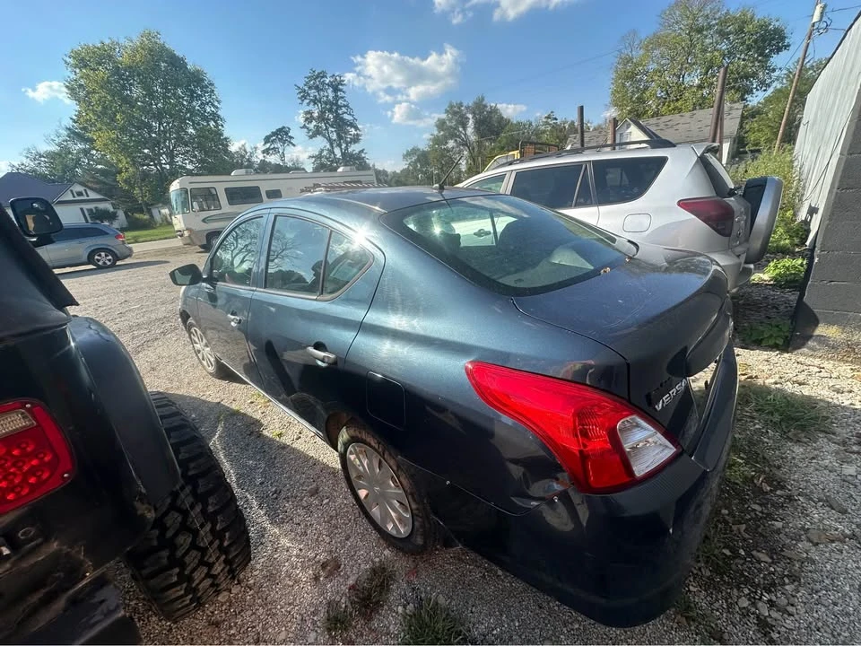 2016 Nissan Versa - Image 10 of 11