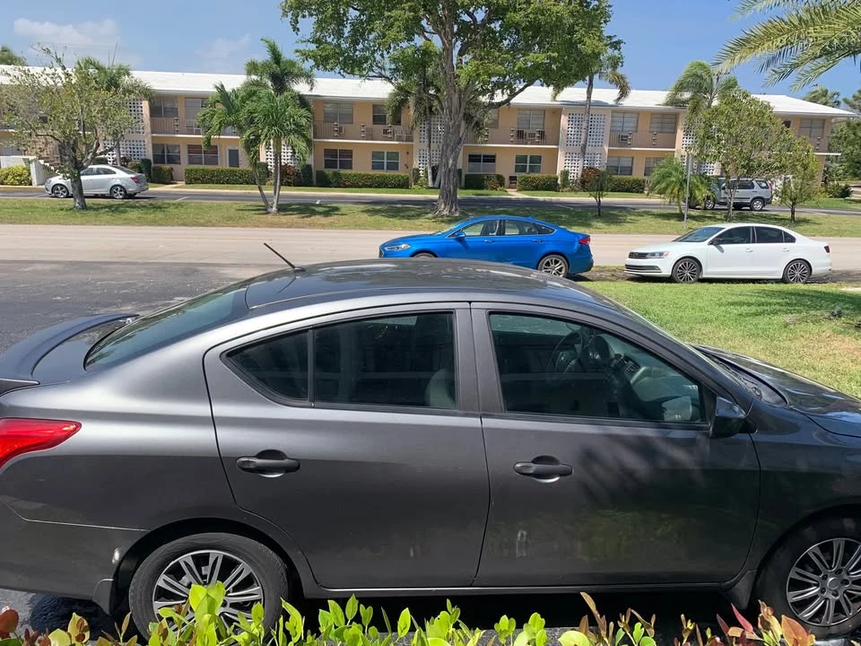2016 Nissan Versa - Image 4 of 10