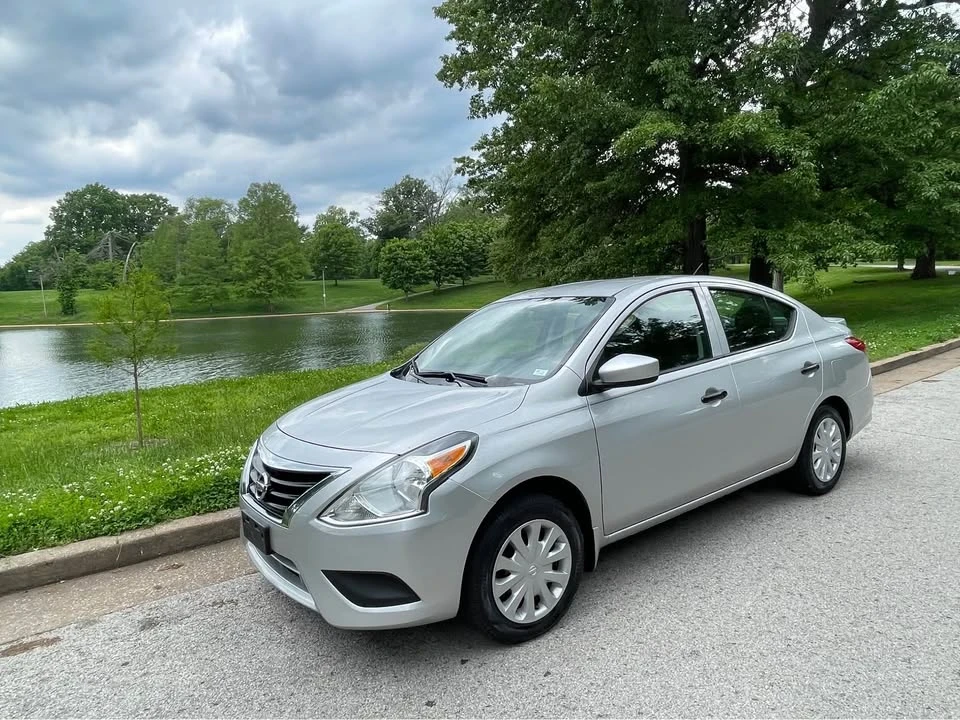 2016 Nissan Versa - Image 9 of 15