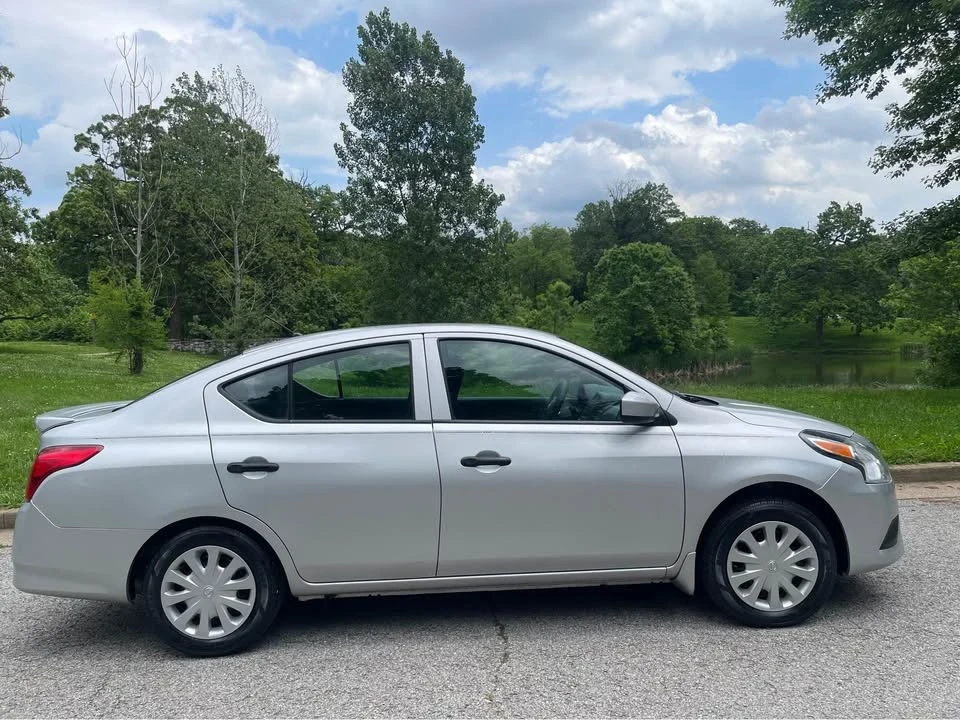 2016 Nissan Versa - Image 4 of 15