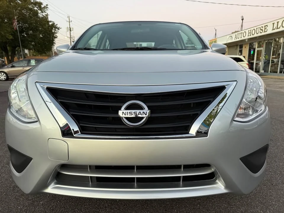 2016 Nissan Versa - Image 2 of 15