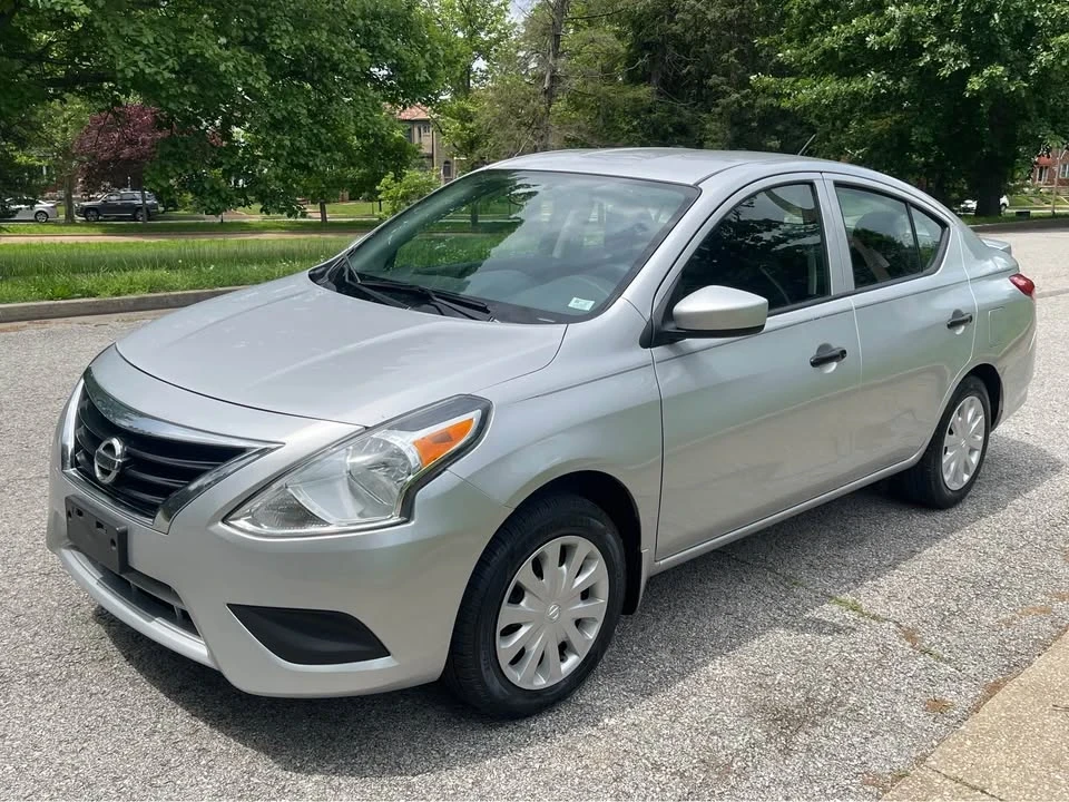 2016 Nissan Versa - Image 2 of 15