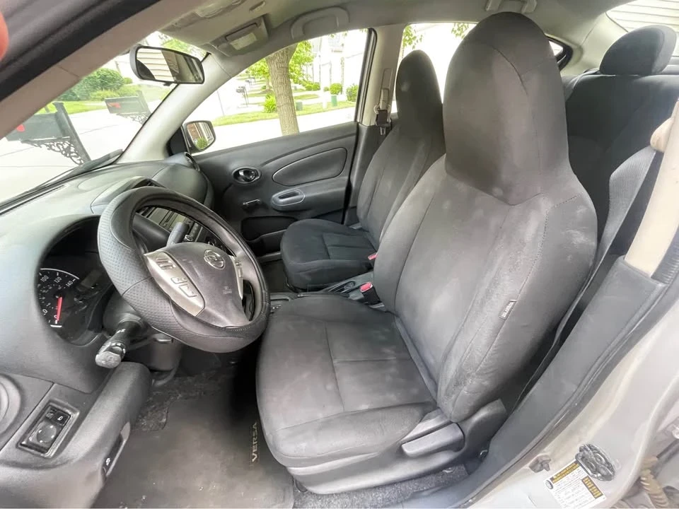 2016 Nissan Versa - Image 10 of 15