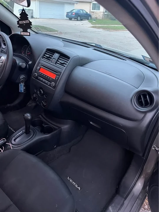 2016 Nissan Versa - Image 15 of 19