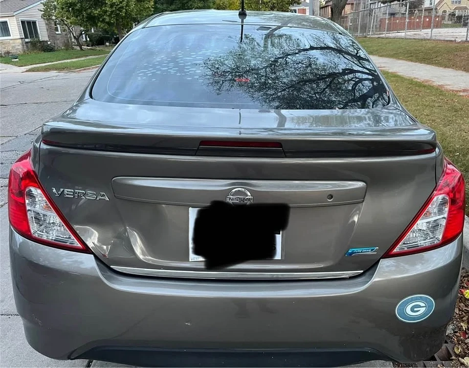 2016 Nissan Versa - Image 17 of 19