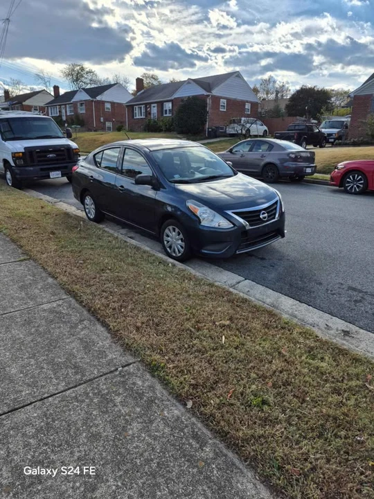 2016 Nissan Versa - Image 4 of 5