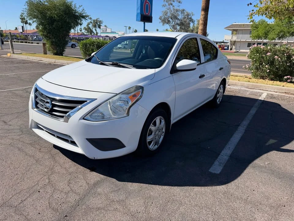 2016 Nissan Versa - Image 4 of 11