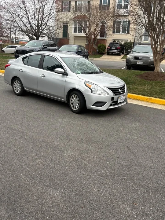 2016 Nissan Versa - Image 4 of 9