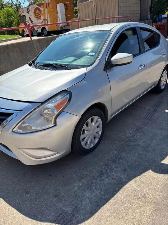 2016 Nissan Versa - Image 5 of 20