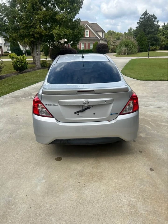 2016 Nissan Versa - Image 4 of 7
