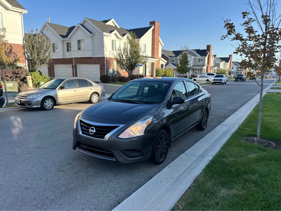 2016 Nissan Versa - Image 2 of 6