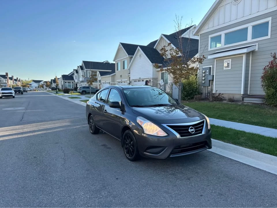 2016 Nissan Versa - Image 2 of 7