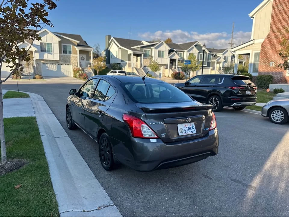 2016 Nissan Versa - Image 5 of 7