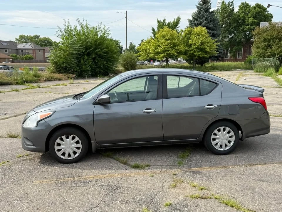 2016 Nissan Versa - Image 4 of 7