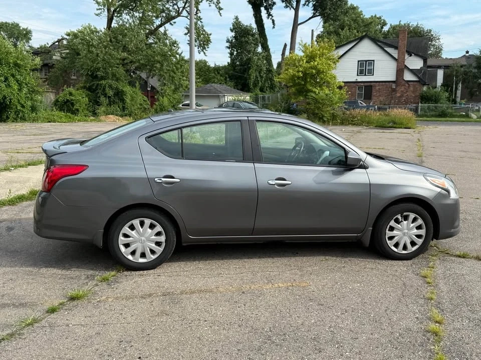 2016 Nissan Versa - Image 2 of 7