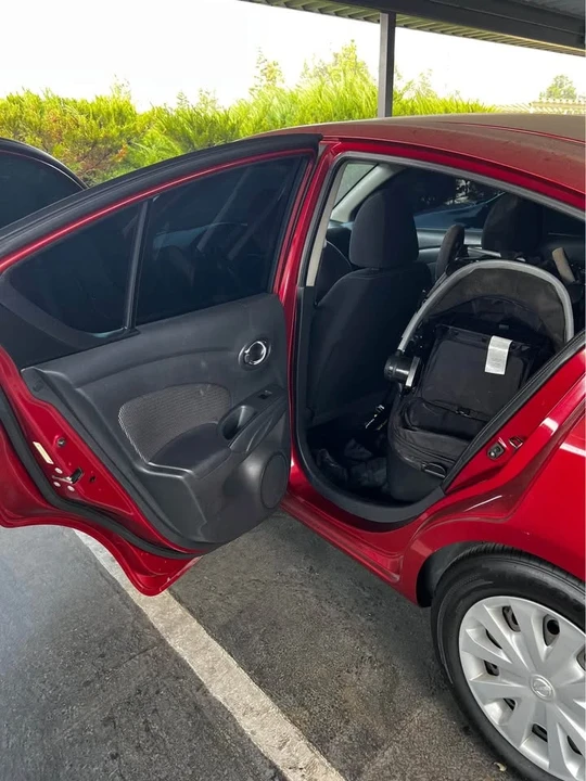 2016 Nissan Versa - Image 5 of 10