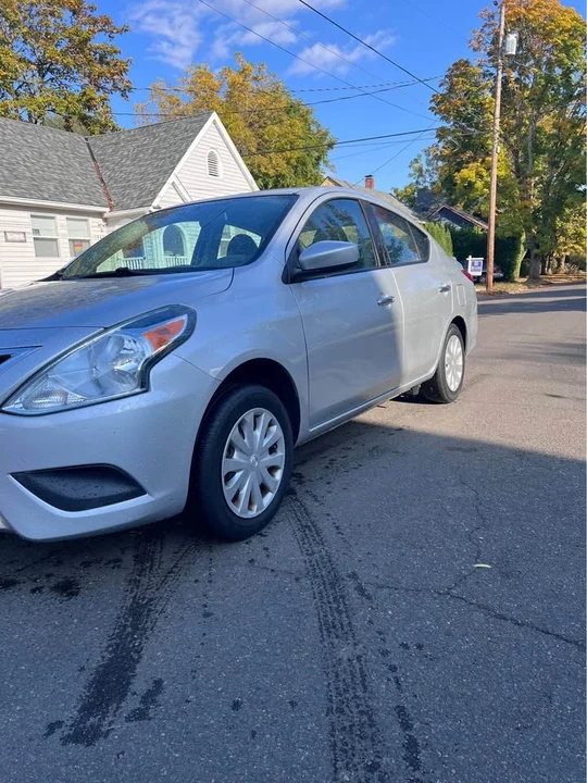 2016 Nissan Versa - Image 2 of 15
