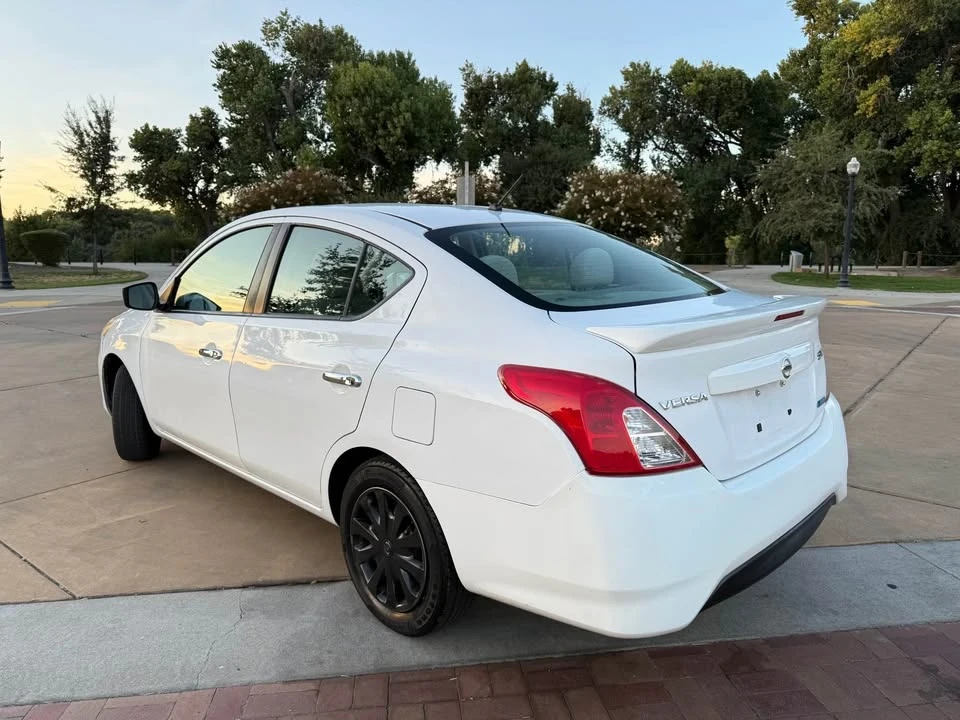 2016 Nissan Versa - Image 4 of 14