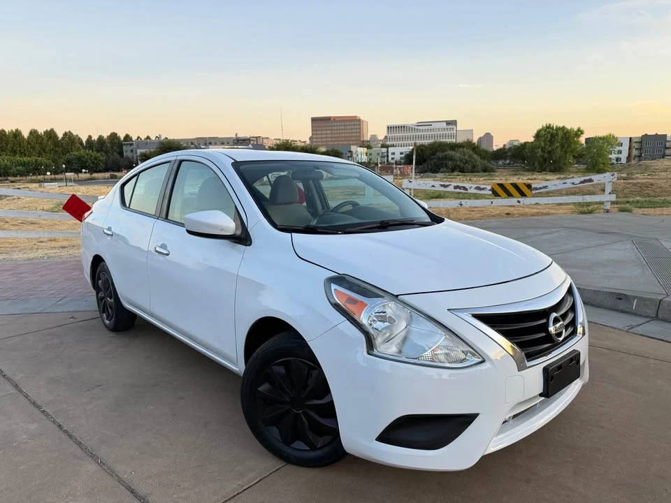 2016 Nissan Versa - Image 7 of 14