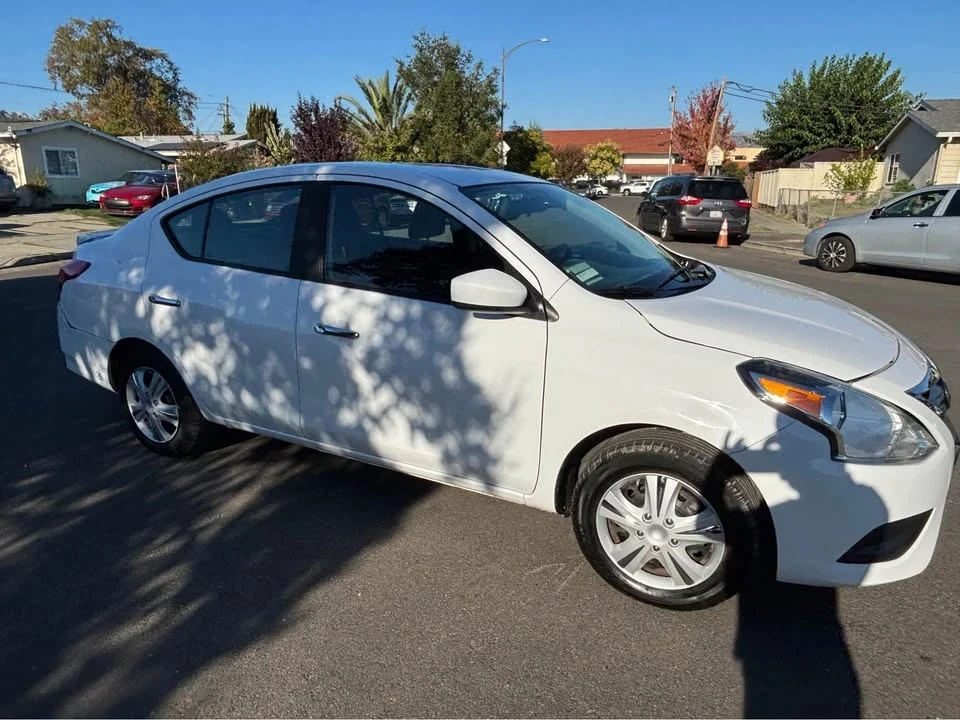 2016 Nissan Versa - Image 6 of 16