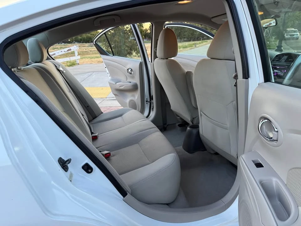 2016 Nissan Versa - Image 9 of 14