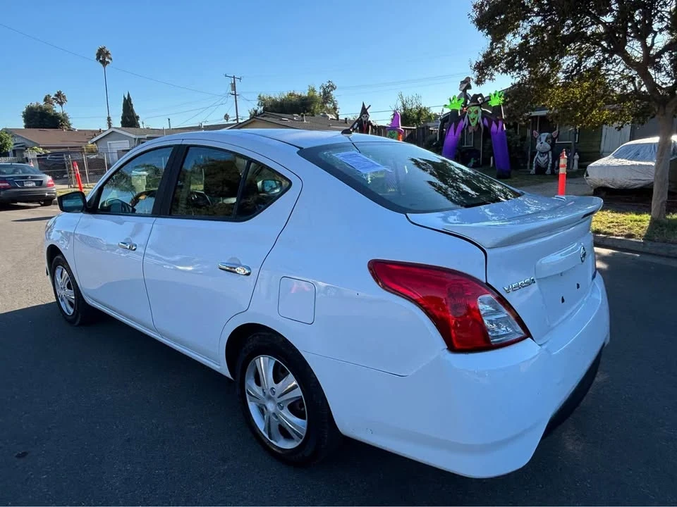 2016 Nissan Versa - Image 11 of 16