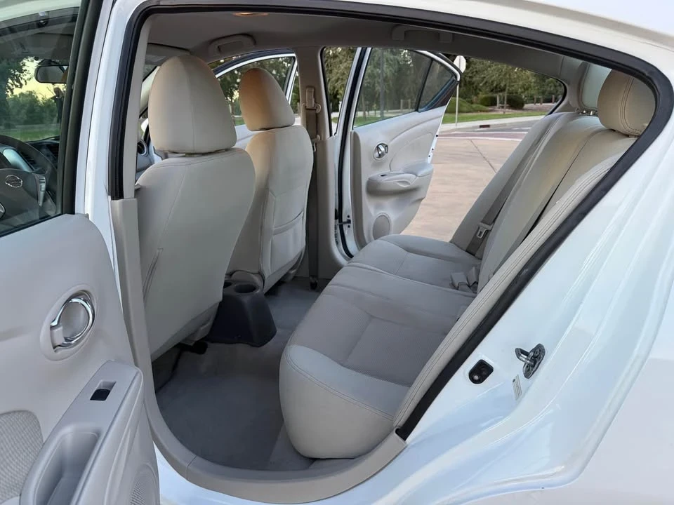 2016 Nissan Versa - Image 10 of 14