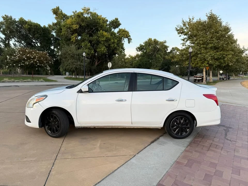 2016 Nissan Versa - Image 3 of 14