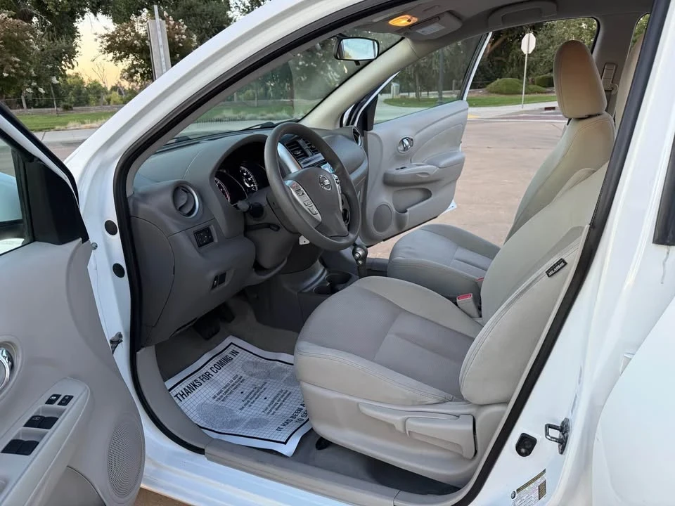 2016 Nissan Versa - Image 11 of 14