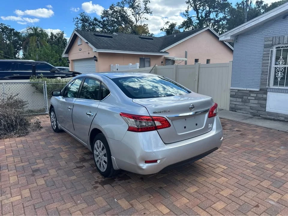 2016 Nissan Versa - Image 10 of 12
