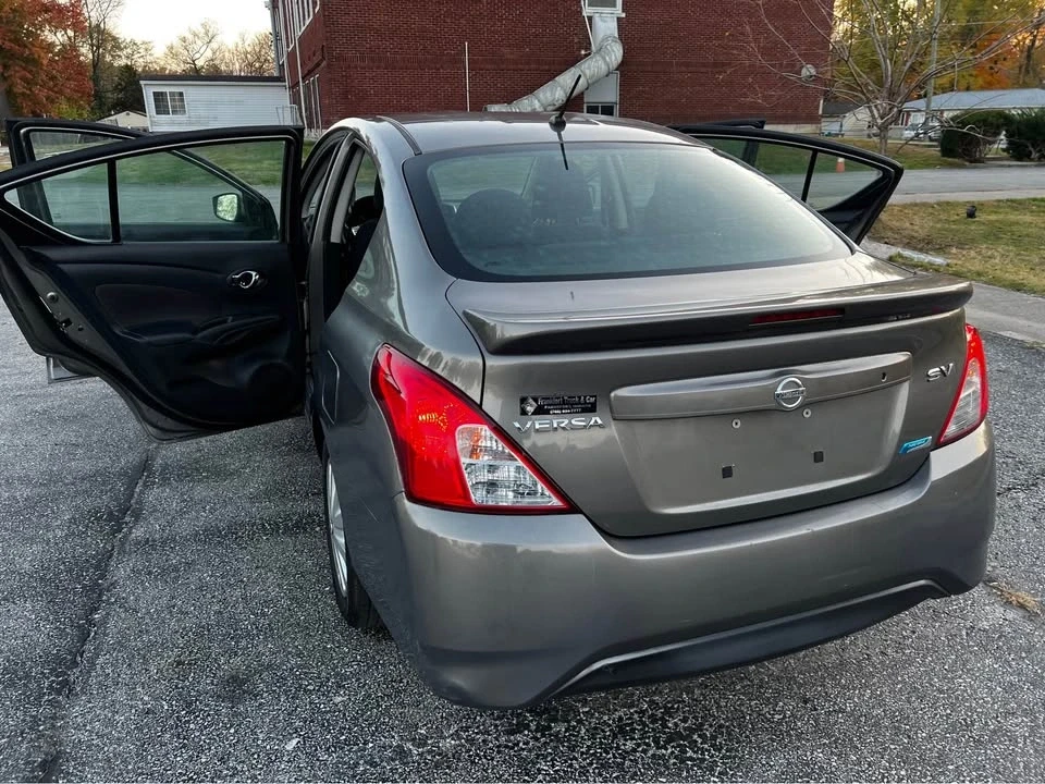 2016 Nissan Versa - Image 12 of 14